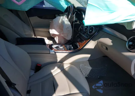 2015 Mercedes-Benz C 300 Luxury 4Matic из США, поврежденный, VIN 55SWF4KB4FU013650